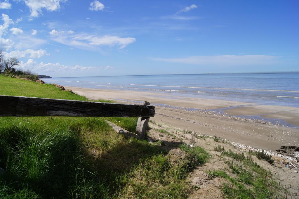 "La Girelle, Bord De Mer" Bed & Breakfast Honfleur Bagian luar foto