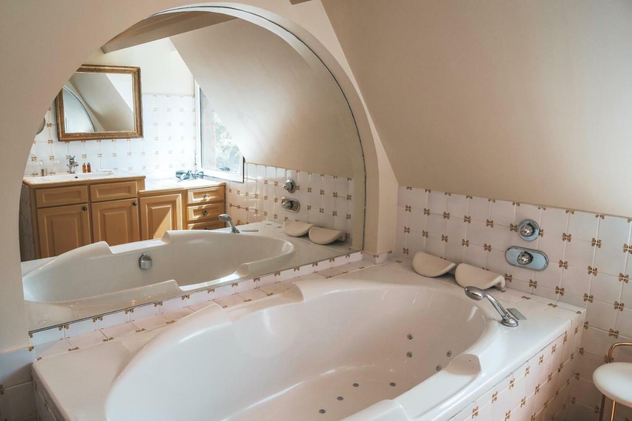 "La Girelle, Bord De Mer" Bed & Breakfast Honfleur Bagian luar foto
